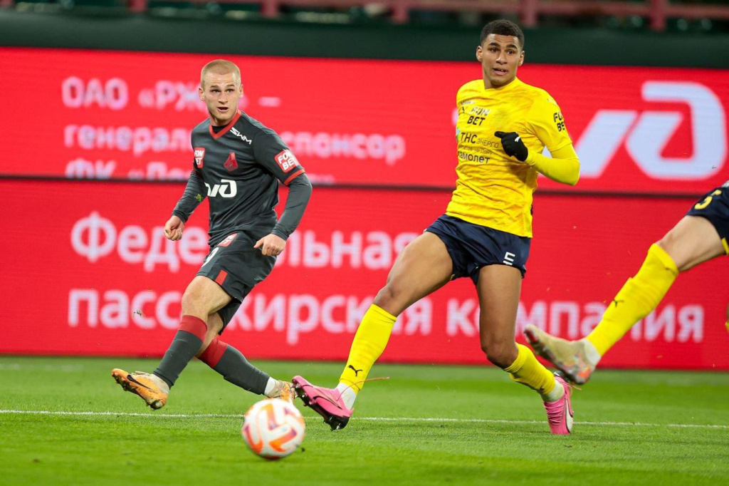 Эль-Аскалани в матче с «Локомотивом» (0:1)